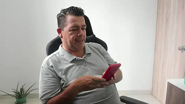 massimo dannger online show from October 31, 2025, 7:48 pm