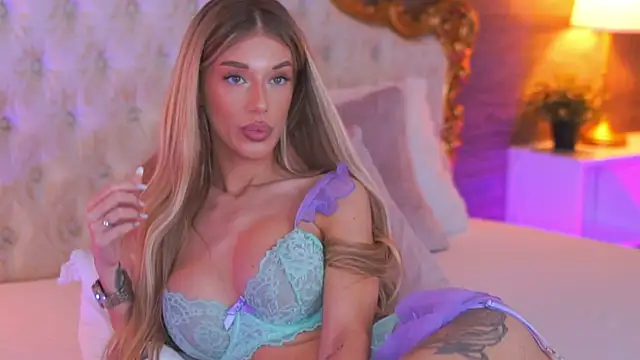 EllieRedd online show from October 27, 2025, 9:57 am