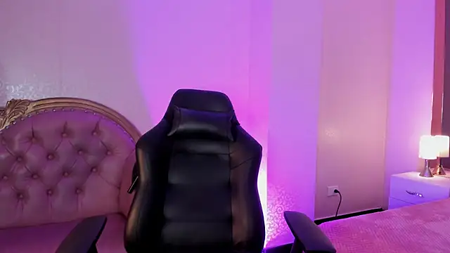 EmmaStonns online show from October 2, 2025, 1:29 pm