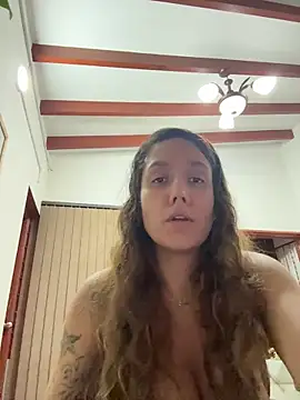 Sophia House  online show from November 5, 2025, 2:33 am