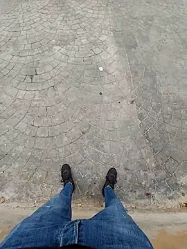 RaoufDz17cm online show from September 29, 2025, 4:45 pm