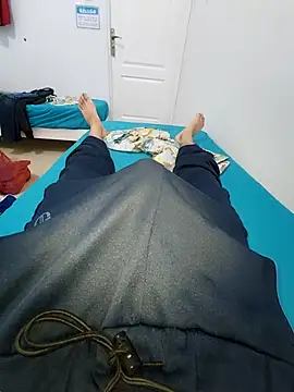 RaoufDz17cm online show from October 17, 2025, 7:16 pm