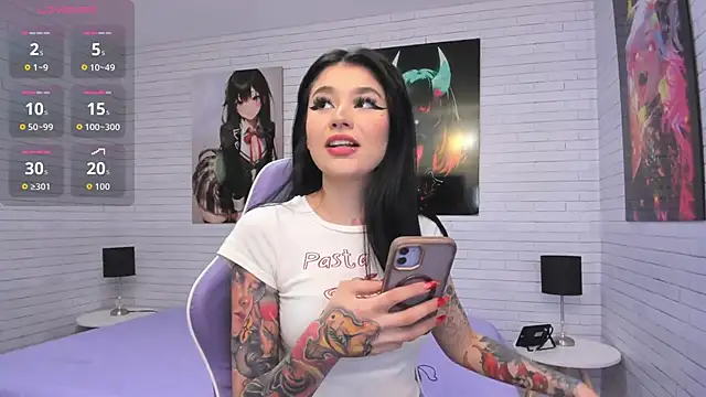 BellaClarck online show from September 16, 2025, 3:29 am