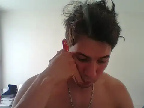 Snapshot of Maxtaylor18 chatting on February 18, 2026, 9:00 pm Maxtaylor18 online show from February 18, 2026, 9:00 pm