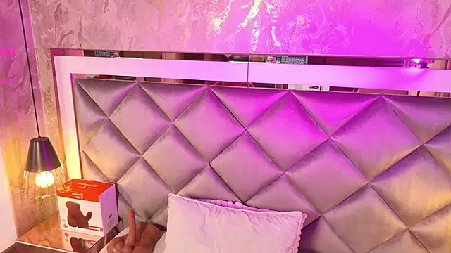 Snapshot of gemma_sm chatting on September 27, 2025, 3:11 am gemma sm online show from September 27, 2025, 3:11 am