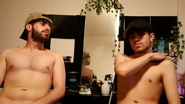 young swisscouple online show from April 17, 2026, 6:33 pm