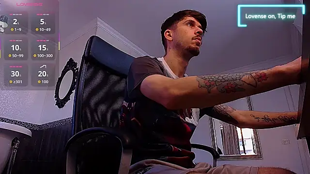 Snapshot of JonahShaw chatting on September 21, 2025, 4:25 am JonahShaw online show from September 21, 2025, 4:25 am