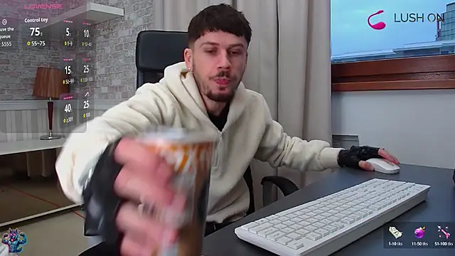 Snapshot of JonahShaw chatting on October 7, 2025, 4:42 am JonahShaw online show from October 7, 2025, 4:42 am