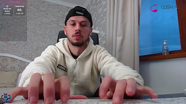 Snapshot of JonahShaw chatting on October 9, 2025, 4:21 am JonahShaw online show from October 9, 2025, 4:21 am