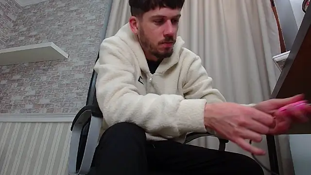 Snapshot of JonahShaw chatting on October 11, 2025, 4:12 am JonahShaw online show from October 11, 2025, 4:12 am