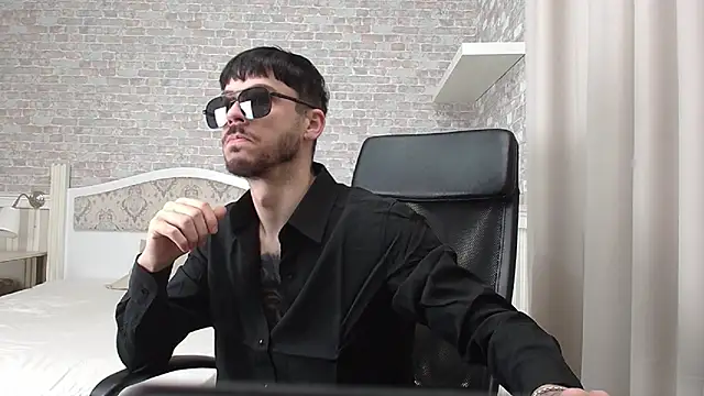 Snapshot of JonahShaw chatting on October 25, 2025, 4:20 am JonahShaw online show from October 25, 2025, 4:20 am