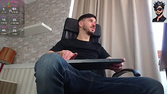 Snapshot of JonahShaw chatting on October 31, 2025, 9:10 am JonahShaw online show from October 31, 2025, 9:10 am