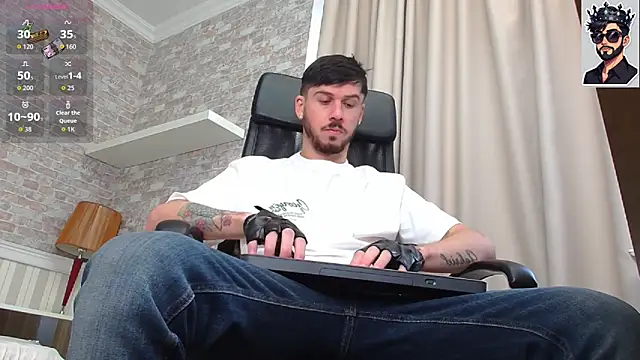 Snapshot of JonahShaw chatting on November 1, 2025, 5:42 am JonahShaw online show from November 1, 2025, 5:42 am