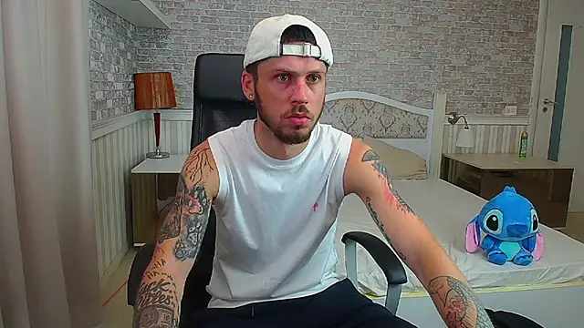 JonahShaw online show from July 18, 2026, 4:49 am