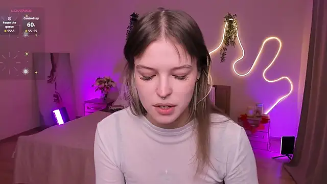 Lisa Blossom online show from April 13, 2026, 6:08 am