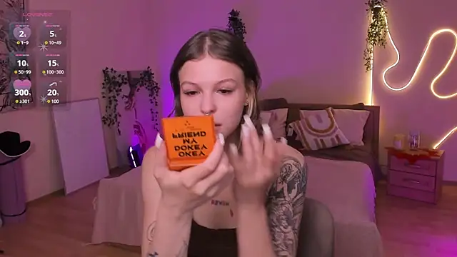 Snapshot of Lisa_Blossom chatting on July 8, 2026, 6:07 am Lisa Blossom online show from July 8, 2026, 6:07 am