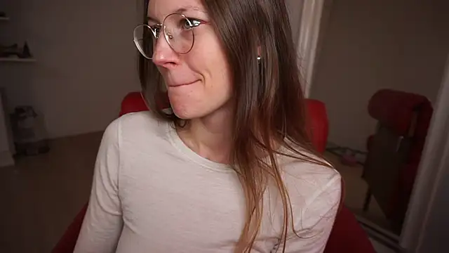 Scorpion Peach online show from November 8, 2025, 11:21 am