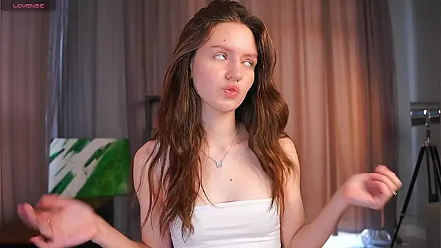 DeanneBlose online show from September 18, 2025, 4:25 am