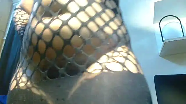 RoxyLuv77 online show from September 28, 2025, 5:40 pm