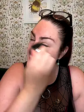 Lacey-BBW online show from September 16, 2025, 8:43 pm