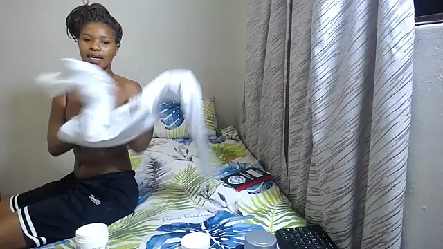 Lolly 96 online show from October 6, 2025, 6:16 pm