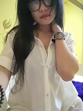 Snapshot of YayeeShow chatting on November 14, 2025, 10:40 pm YayeeShow online show from November 14, 2025, 10:40 pm