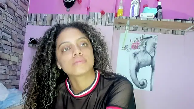 sashaduarte online show from September 12, 2025, 1:33 pm