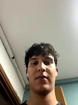 Leo Savage  online show from October 8, 2025, 3:04 am