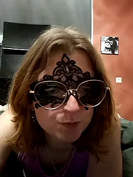 Snapshot of littlelesleytje chatting on February 3, 2026, 7:19 pm littlelesleytje online show from February 3, 2026, 7:19 pm