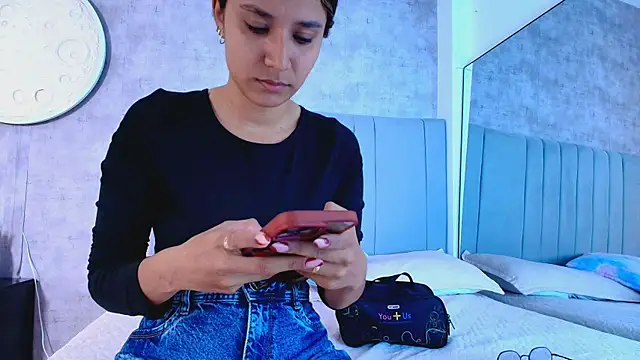 karla-ruiz online show from November 6, 2025, 7:26 pm