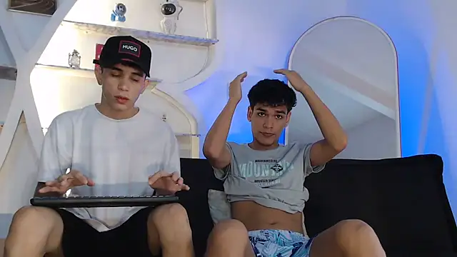 Snapshot of THREE_GUYS_HOT chatting on October 1, 2025, 7:20 pm THREE GUYS HOT online show from October 1, 2025, 7:20 pm