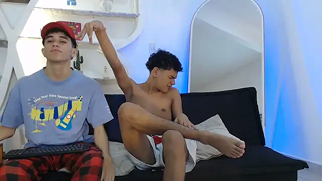 Snapshot of THREE_GUYS_HOT chatting on October 3, 2025, 7:22 pm THREE GUYS HOT online show from October 3, 2025, 7:22 pm