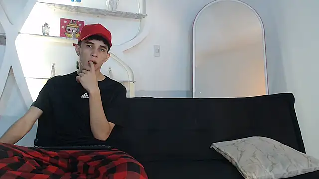 Snapshot of THREE_GUYS_HOT chatting on October 4, 2025, 7:34 pm THREE GUYS HOT online show from October 4, 2025, 7:34 pm