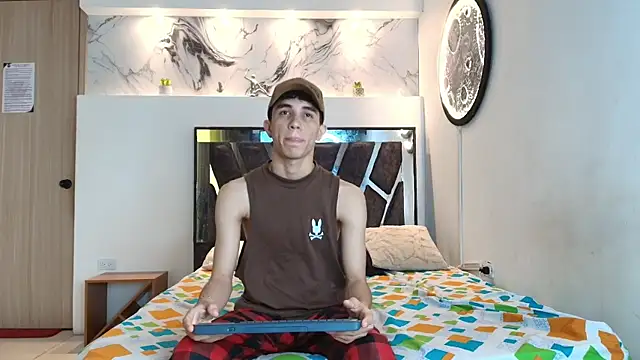 Snapshot of THREE_GUYS_HOT chatting on October 11, 2025, 7:34 pm THREE GUYS HOT online show from October 11, 2025, 7:34 pm