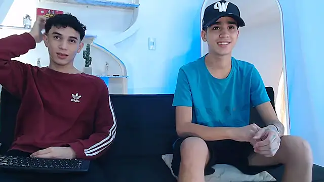 Snapshot of THREE_GUYS_HOT chatting on October 18, 2025, 7:25 pm THREE GUYS HOT online show from October 18, 2025, 7:25 pm