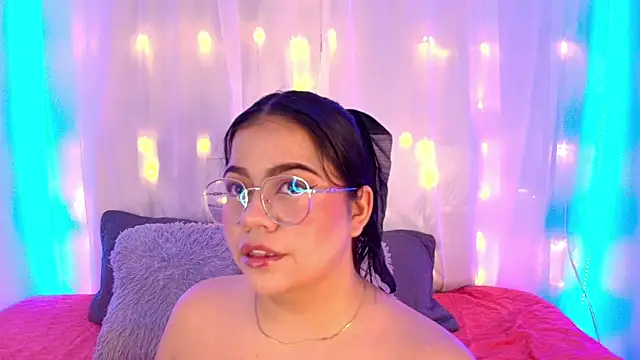 LilyRousee online show from December 19, 2025, 6:04 pm