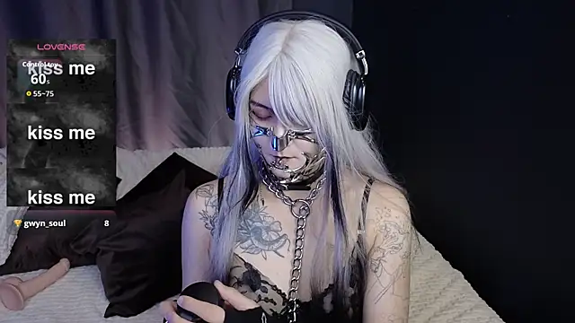 GothXRaven online show from October 7, 2025, 3:42 pm