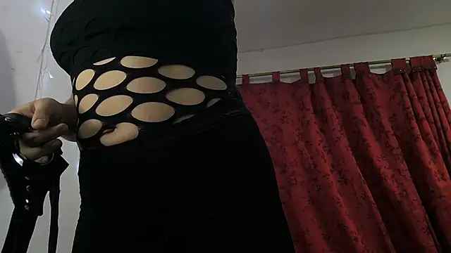 Snapshot of femdomroom chatting on June 29, 2026, 5:35 am femdomroom online show from June 29, 2026, 5:35 am