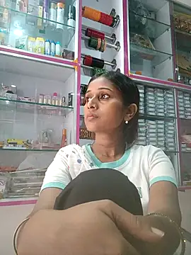 hotshreya69 online show from September 9, 2025, 10:37 am