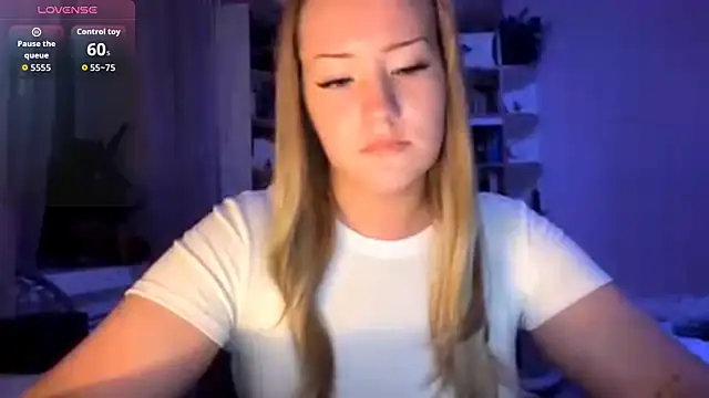 PandaFluff online show from October 11, 2025, 4:38 pm