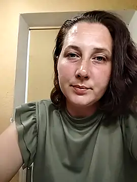 Ninna Selina online show from September 11, 2025, 9:04 pm