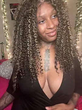 MistiSavannah online show from February 5, 2026, 2:16 am