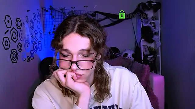 kevi sunn online show from October 28, 2025, 8:22 pm