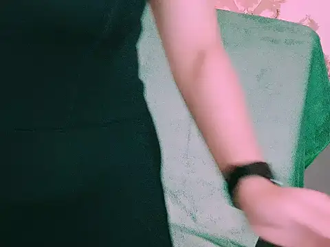 My Rose online show from October 16, 2025, 6:20 pm