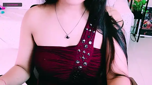 My Rose online show from April 26, 2026, 12:03 pm