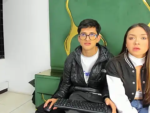 Noa Arez online show from October 7, 2025, 5:04 am