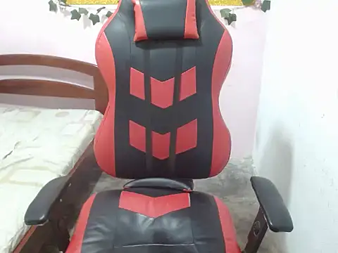 Paola 2105 online show from October 30, 2025, 1:07 am