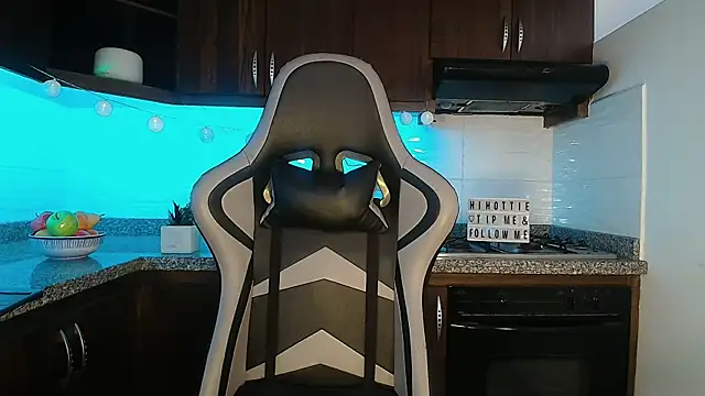 GalaX x online show from December 20, 2025, 9:11 pm