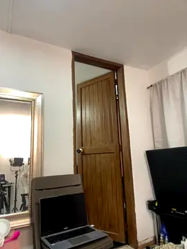 emma hot2006 online show from September 27, 2025, 3:28 pm