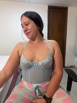 emma hot2006 online show from December 15, 2025, 8:57 pm